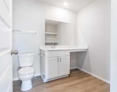 8205 Red Spruce St - Photo Thumbnail 31
