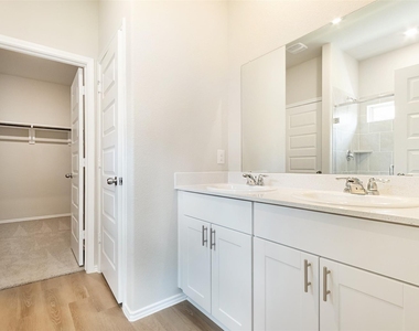 8205 Red Spruce St - Photo Thumbnail 17
