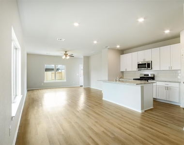 8205 Red Spruce St - Photo Thumbnail 8