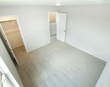 8205 Red Spruce St - Photo Thumbnail 29