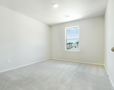 8205 Red Spruce St - Photo Thumbnail 37