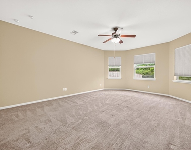 51 S Greenprint Circle - Photo Thumbnail 26