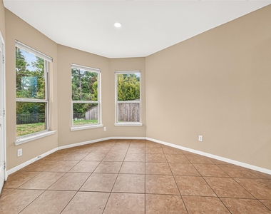 51 S Greenprint Circle - Photo Thumbnail 11