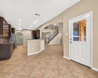 51 S Greenprint Circle - Photo Thumbnail 13