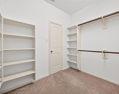 51 S Greenprint Circle - Photo Thumbnail 32