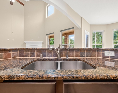 51 S Greenprint Circle - Photo Thumbnail 15