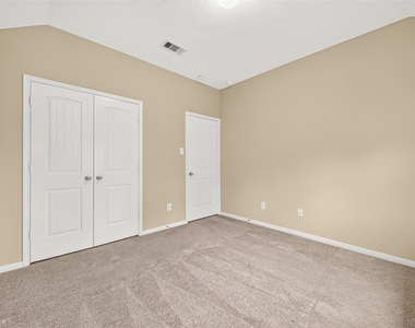 51 S Greenprint Circle - Photo Thumbnail 34