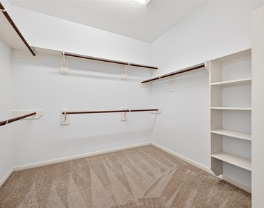 51 S Greenprint Circle - Photo Thumbnail 31