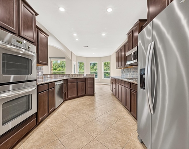 51 S Greenprint Circle - Photo Thumbnail 17