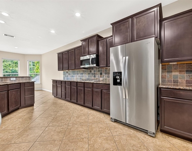 51 S Greenprint Circle - Photo Thumbnail 18