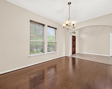 51 S Greenprint Circle - Photo Thumbnail 8