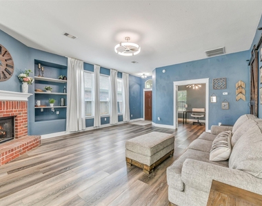 994 Jefferson Street - Photo Thumbnail 6