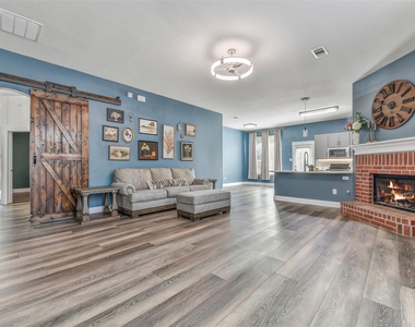 994 Jefferson Street - Photo Thumbnail 5