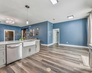 994 Jefferson Street - Photo Thumbnail 9