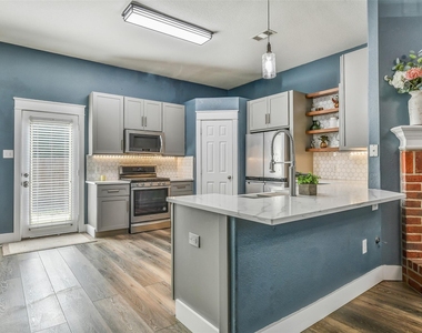994 Jefferson Street - Photo Thumbnail 7