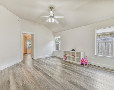 994 Jefferson Street - Photo Thumbnail 23
