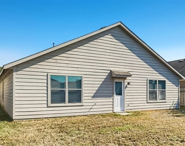 7211 Alava Drive - Photo Thumbnail 14
