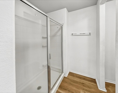 7211 Alava Drive - Photo Thumbnail 8