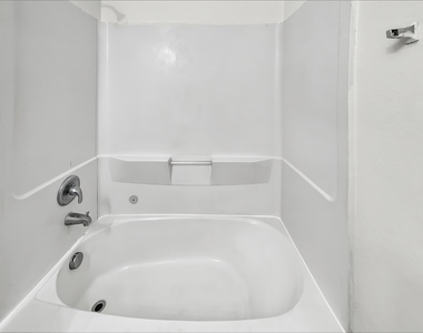 7211 Alava Drive - Photo Thumbnail 11