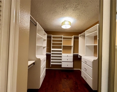 12702 Meadway Court - Photo Thumbnail 18