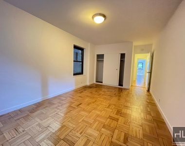 East 55 Street - Photo Thumbnail 1