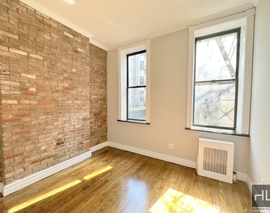 Mott Street - Photo Thumbnail 5