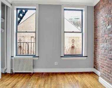 Mott Street - Photo Thumbnail 1