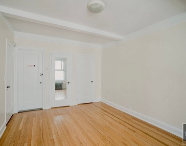East 68 Street - Photo Thumbnail 2