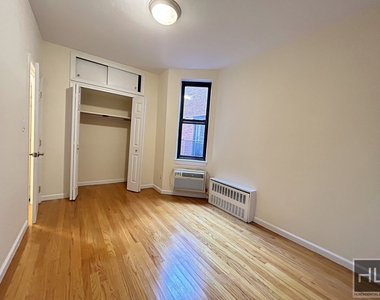 East 91st Street - Photo Thumbnail 4