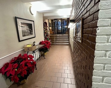 East 91st Street - Photo Thumbnail 10