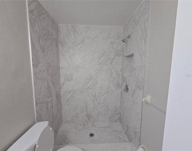 289 Jeru Boulevard - Photo Thumbnail 12