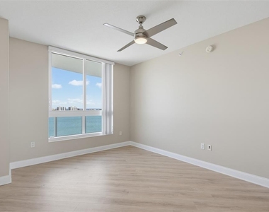 241 Riverside Drive - Photo Thumbnail 23
