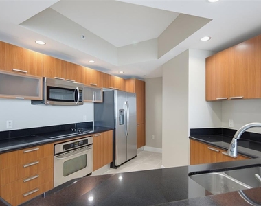 241 Riverside Drive - Photo Thumbnail 10