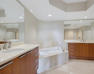 241 Riverside Drive - Photo Thumbnail 18