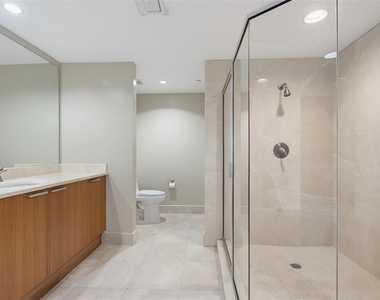 241 Riverside Drive - Photo Thumbnail 17