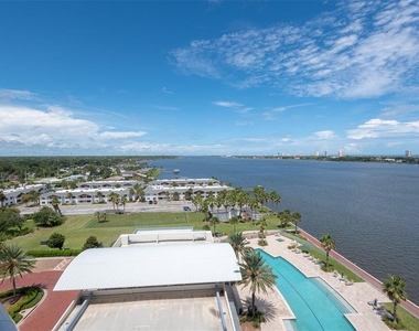 241 Riverside Drive - Photo Thumbnail 31
