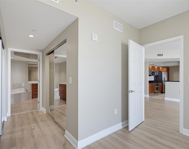 241 Riverside Drive - Photo Thumbnail 14