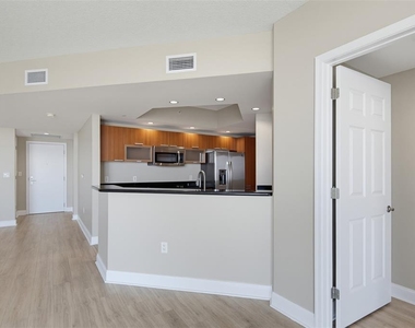 241 Riverside Drive - Photo Thumbnail 11
