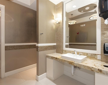 241 Riverside Drive - Photo Thumbnail 42