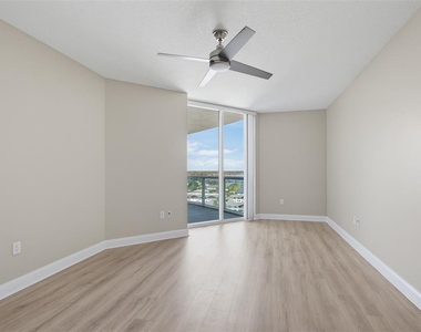 241 Riverside Drive - Photo Thumbnail 25