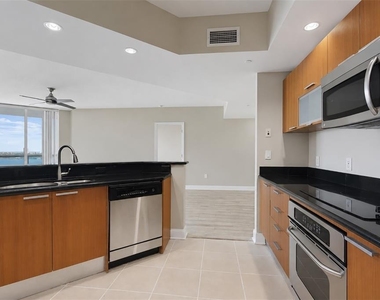 241 Riverside Drive - Photo Thumbnail 8