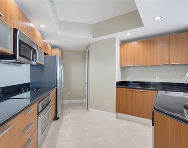 241 Riverside Drive - Photo Thumbnail 9