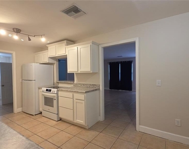 105 S Colorado Ave - Photo Thumbnail 3