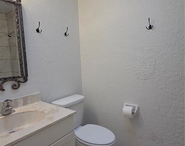 652 W Minnesota Avenue - Photo Thumbnail 15