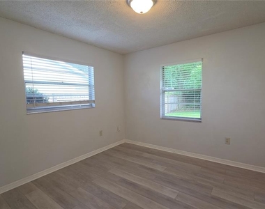 652 W Minnesota Avenue - Photo Thumbnail 9