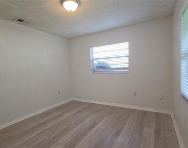 652 W Minnesota Avenue - Photo Thumbnail 10
