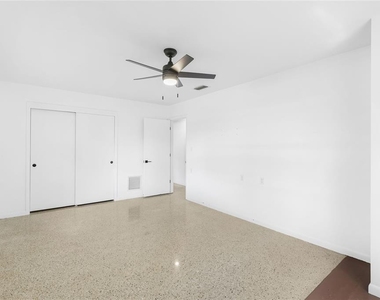 2723 Lynnhurst Street - Photo Thumbnail 20