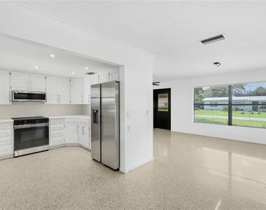 2723 Lynnhurst Street - Photo Thumbnail 4