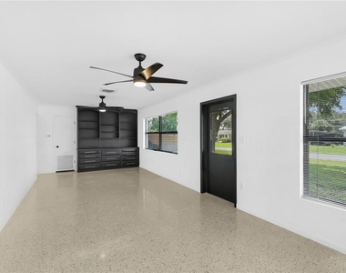 2723 Lynnhurst Street - Photo Thumbnail 9