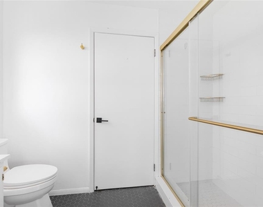 2723 Lynnhurst Street - Photo Thumbnail 17